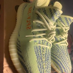Yeezy boost semi frozen size 11